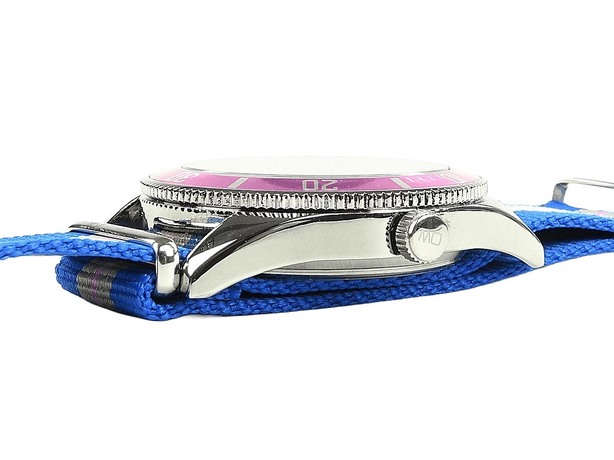 Bundle 2 • Herren-Uhren /// Cool, attraktive Trend-Uhr, gold, Echtlederband olive / Monte Carlo, topaktuelle Mode-Uhr, mit rotem Ziffernblatt, mit Milanaise-Band / Geschenkt dazu: Speed, aktuelle Unisex Armband-Uhr, gestreiftes Natoband, rosa Lünette - Bild 17